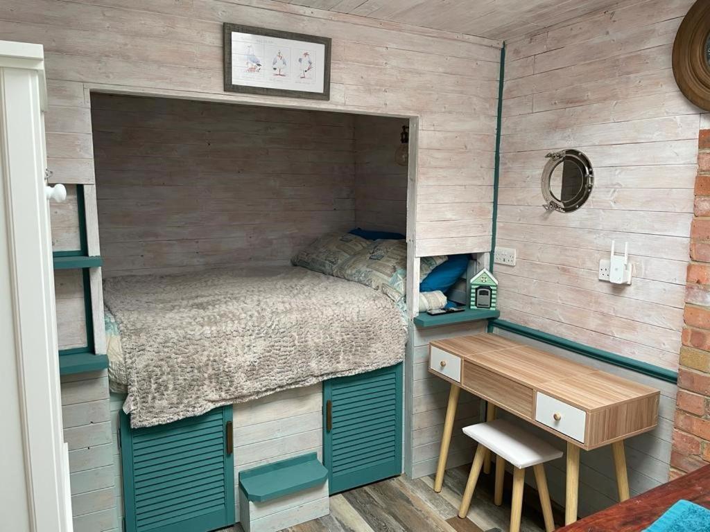 The Old Garage Apartment Saltdean Екстериор снимка